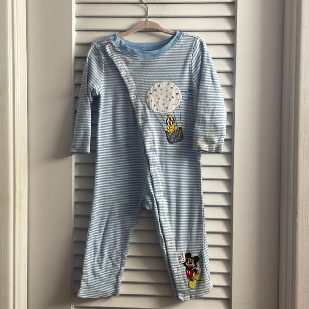 Disney Baby Onesie RARE w/Embroidered Pluto & Mickey Size 12/18M.From ‘12.EUC